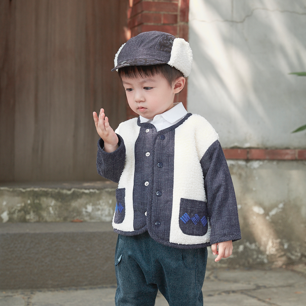 Oatmeal baby fleece jacket with good fortune pockets