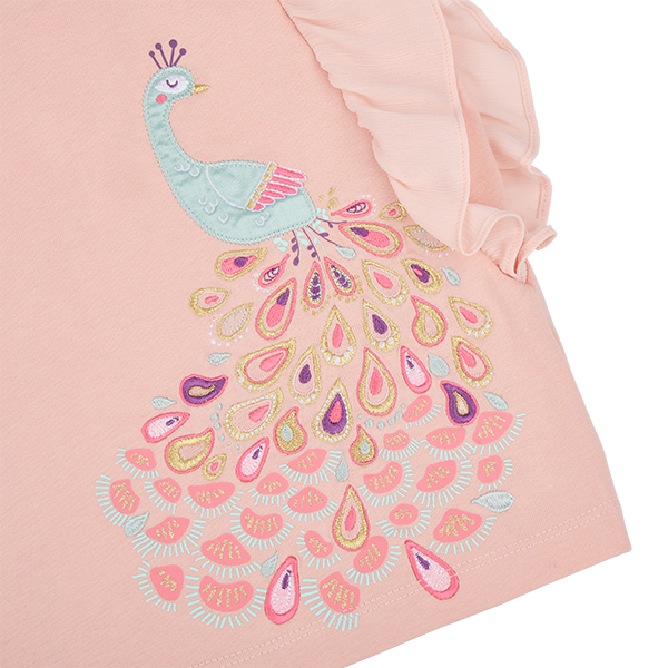 <tc>Light coral kids top with ruffle sleeves and peacock appliqué</tc>