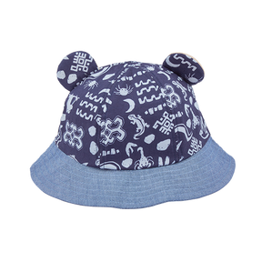 <tc>Baby bucket hat with five poisons print</tc>