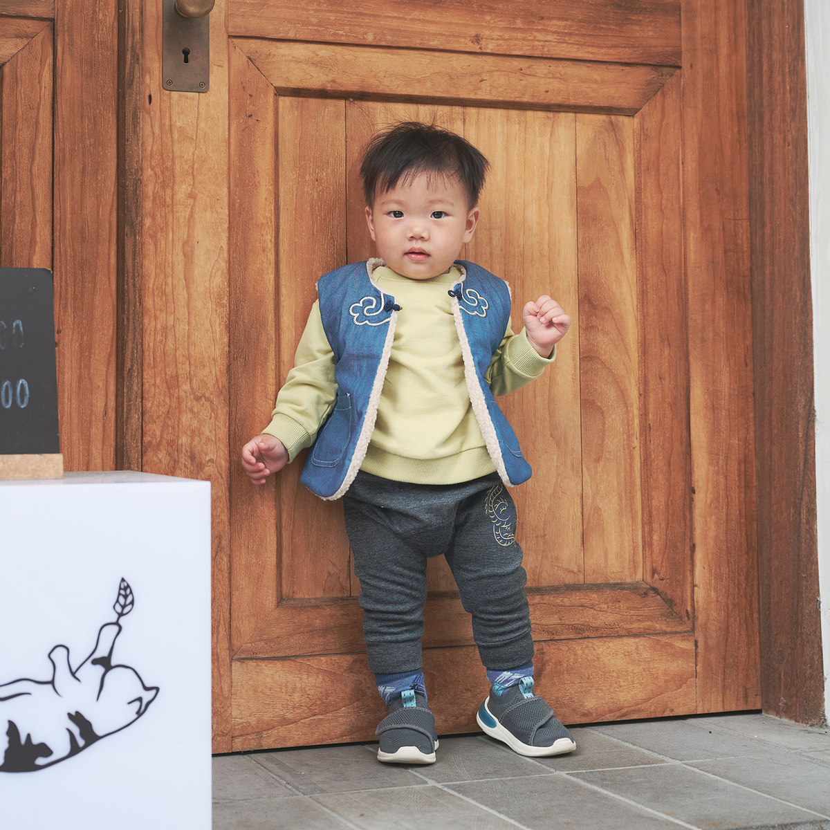 Heather grey baby trousers with dragon motif