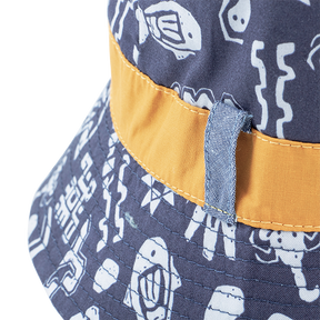 <tc>kids reversible bucket hat with five poisons print</tc>