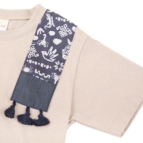 <tc>Latte kids T-shirt with five poison patchwork and tassel detail</tc>